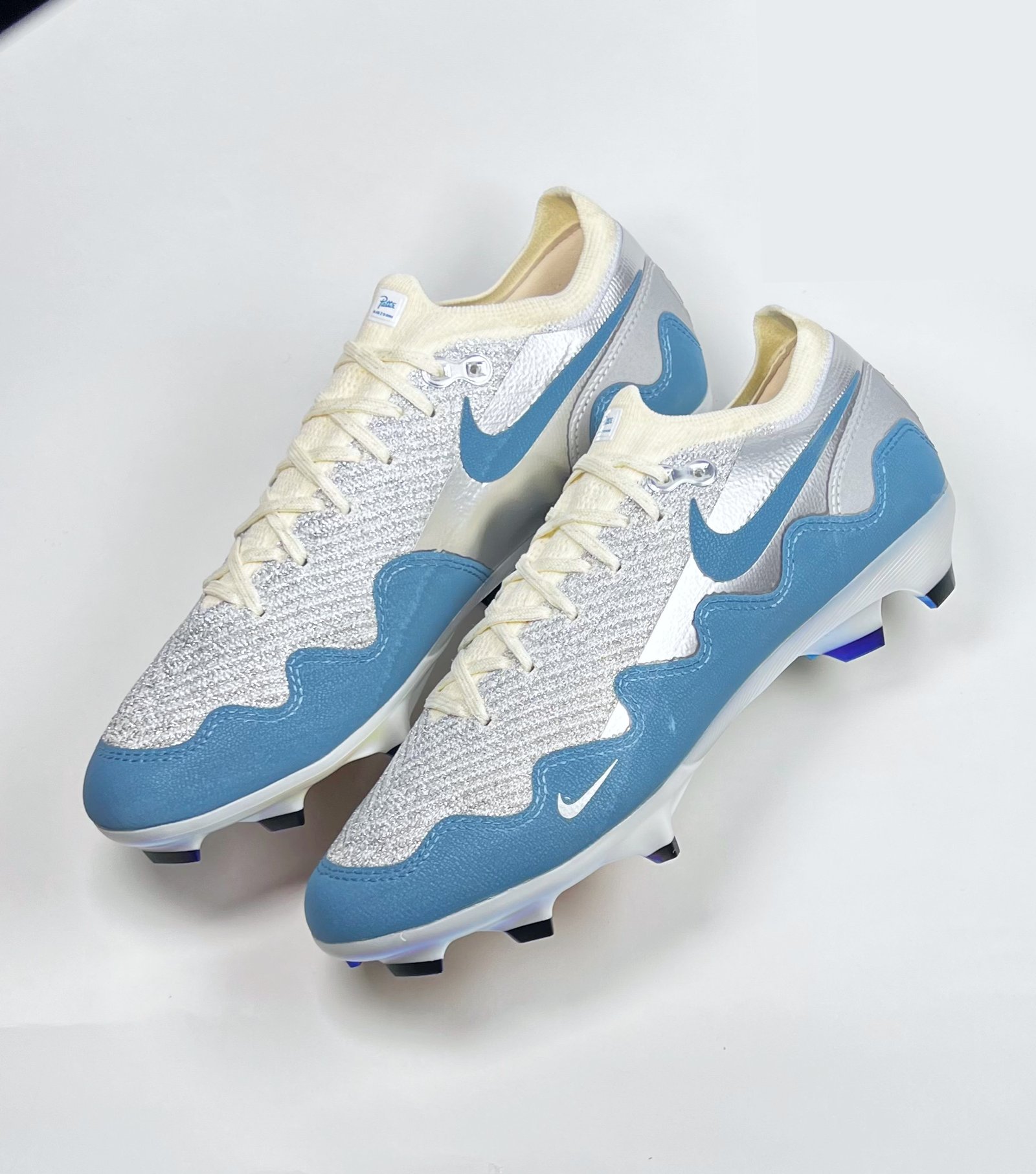 air zoom bata  - Silver