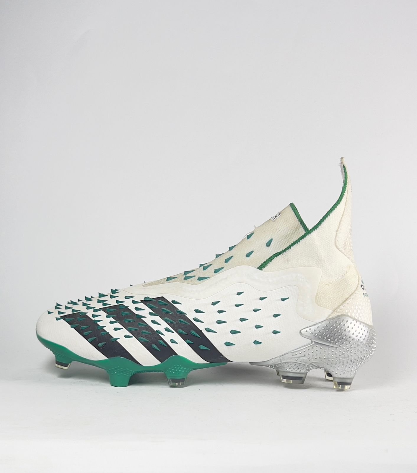 Predator Freak LL  - White&green sk