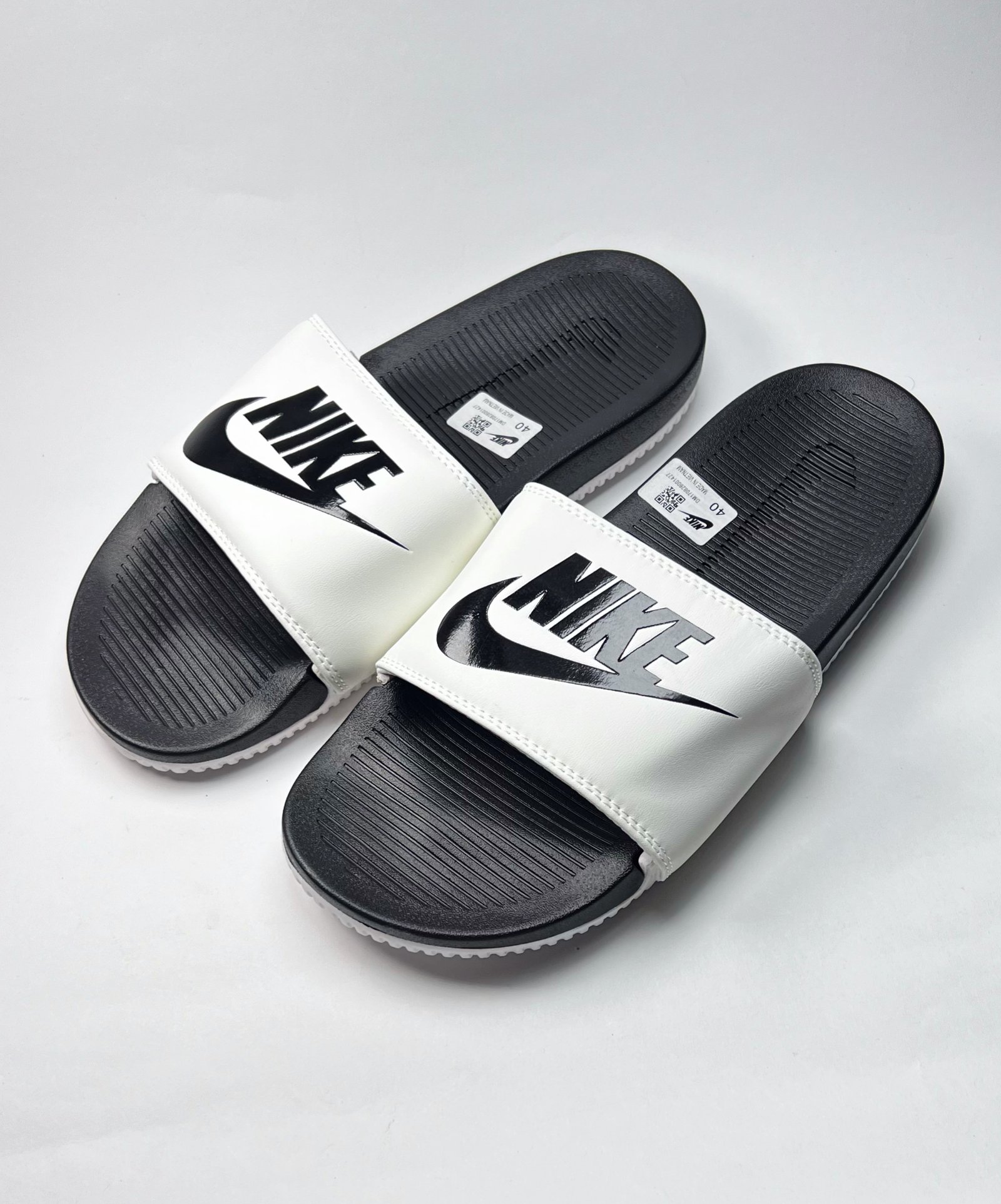Nike Tech Slides - White&black