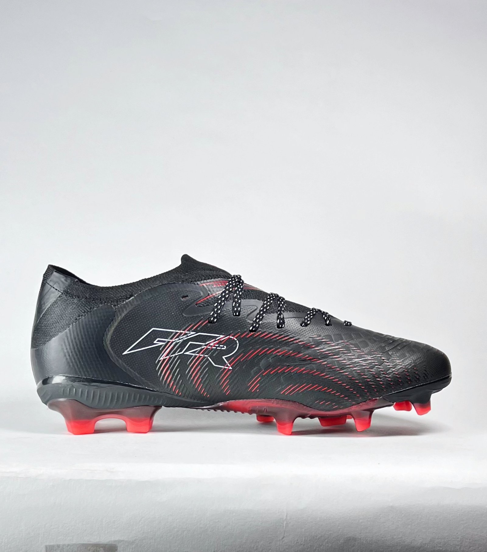 PUMA FUTURE 9 ULTIMATE - Black&red